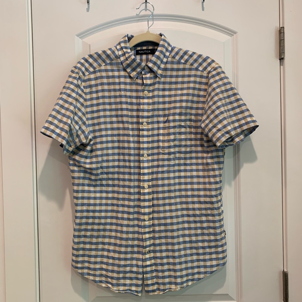 Short sleeve button down plaid